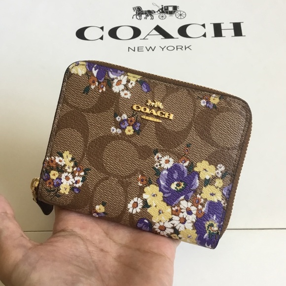 ⛔️SOLD ⛔️🌻Coach Small Zip Around Wallet NWT. - Picture 7 of 7